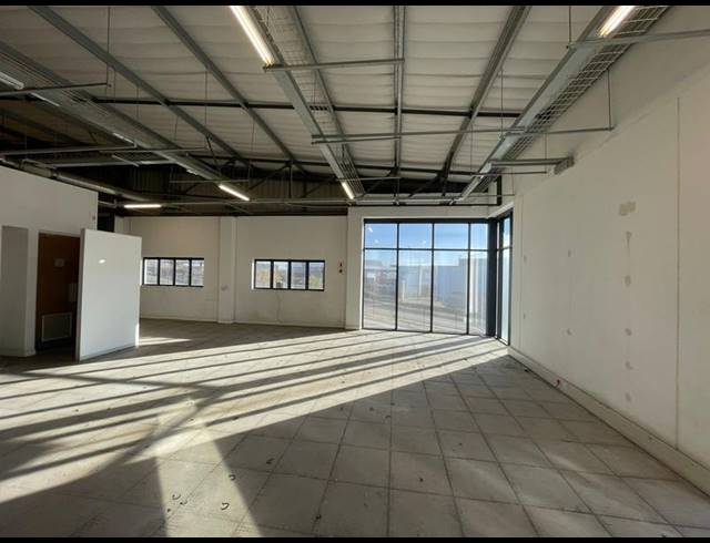 INDUSTRIAL PROPERTY TO RENT IN LOUWLARDIA
